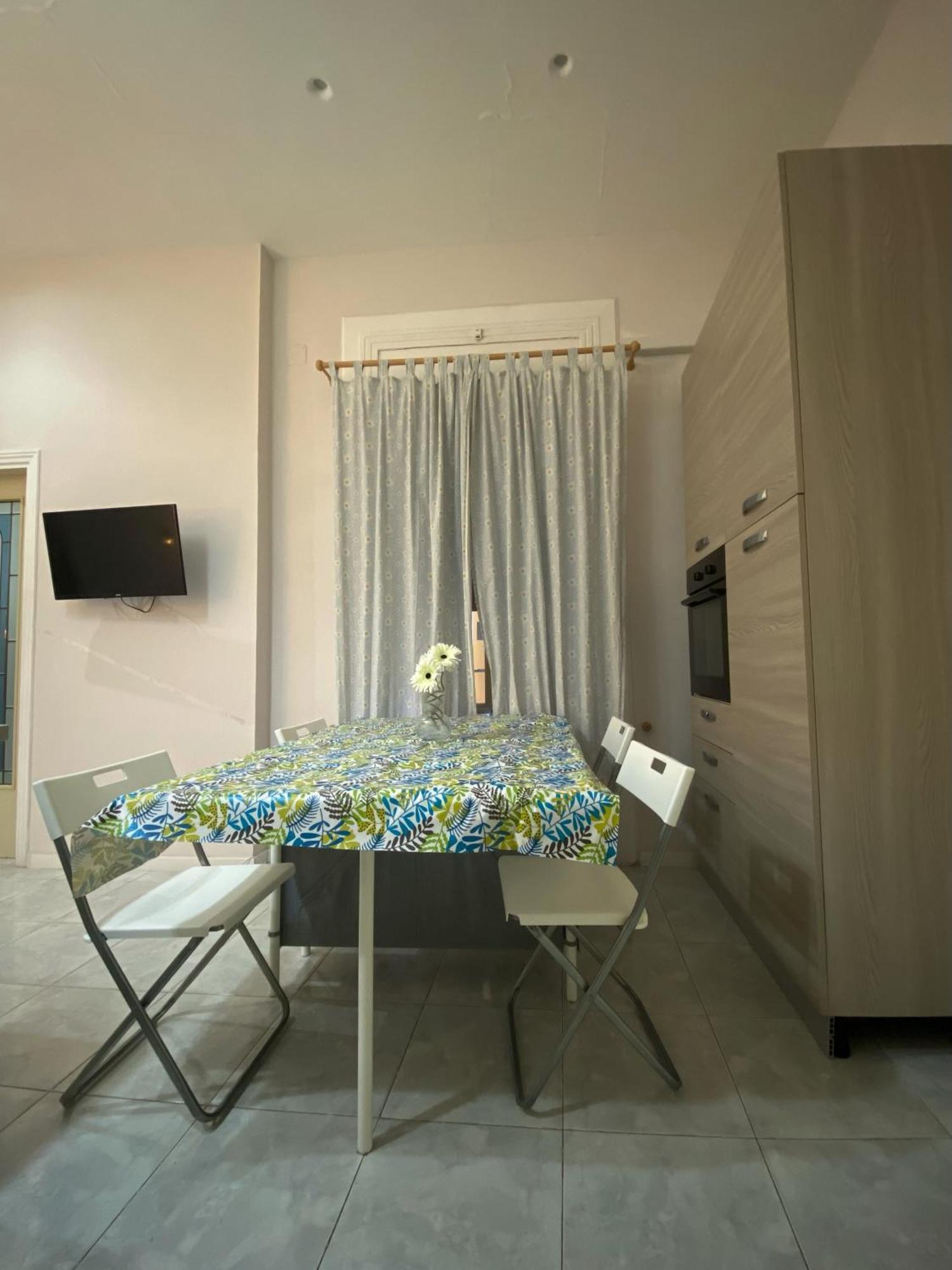 Apartamento La Casa Al Centro " Vicino Al Centro Storico Di Napoli" Exterior foto