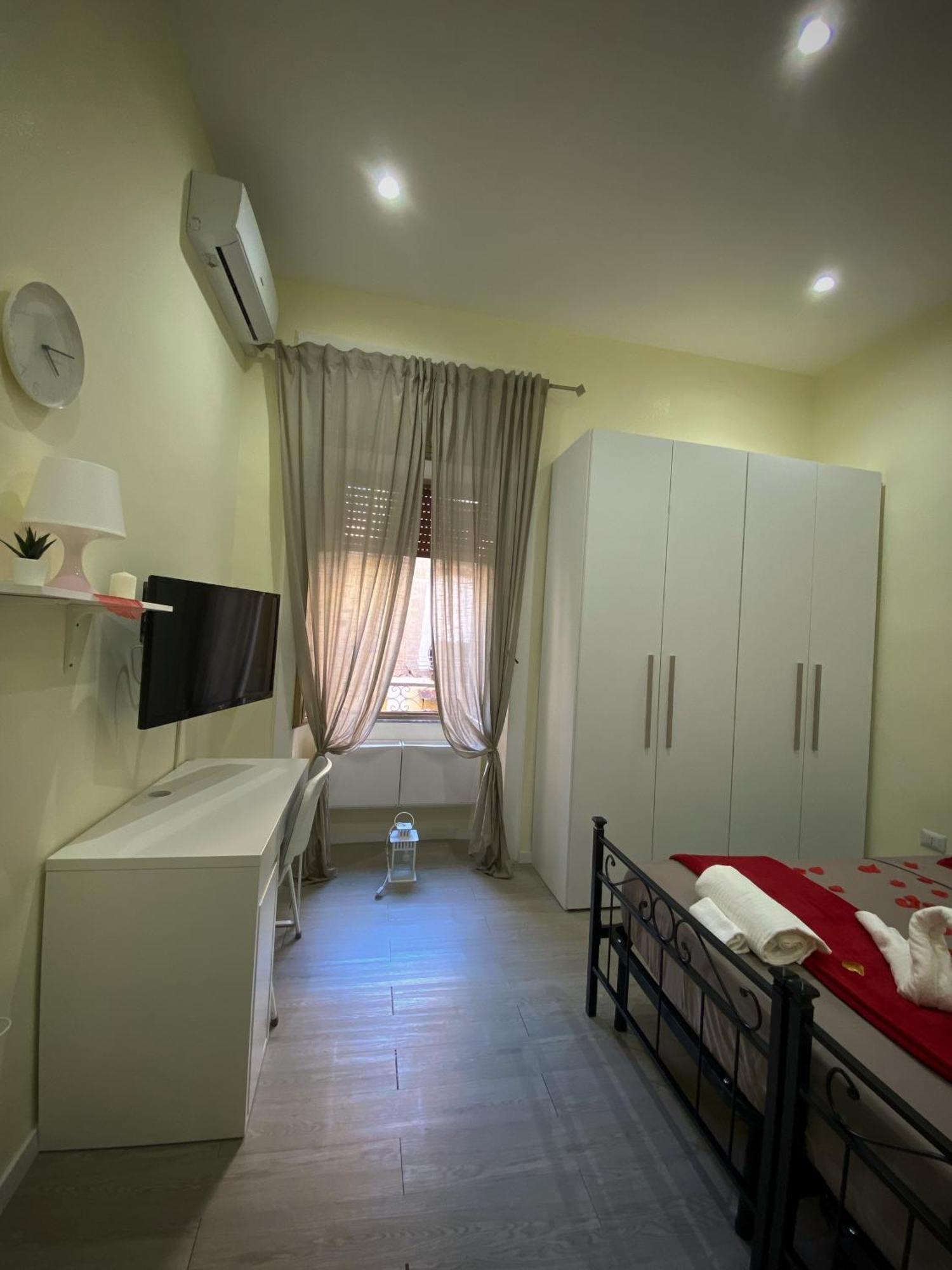 Apartamento La Casa Al Centro " Vicino Al Centro Storico Di Napoli" Exterior foto